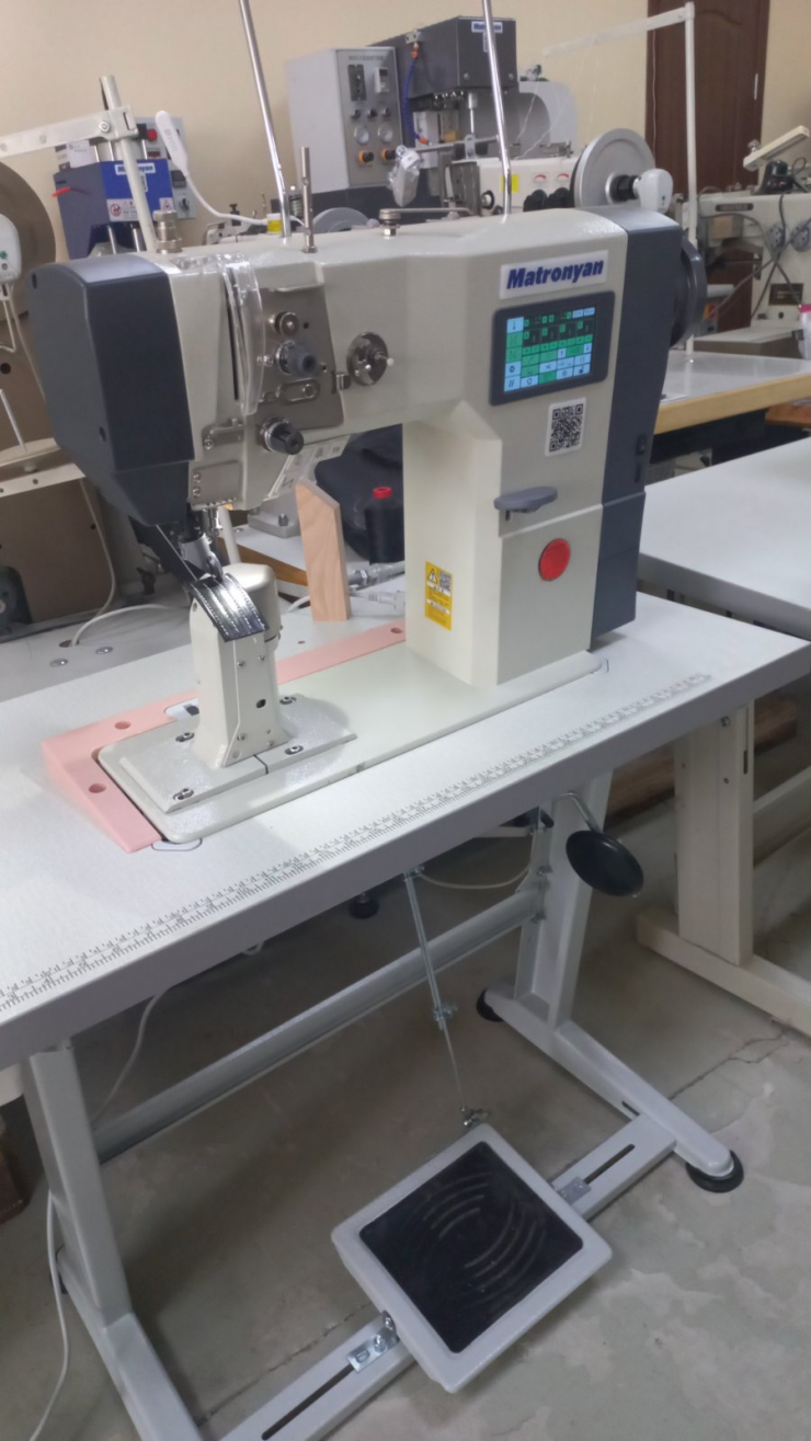 Колонковая швейная машина с автоматикой МА -591-S