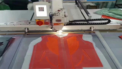 Швейная машина с программным управлением 1200х800 мм